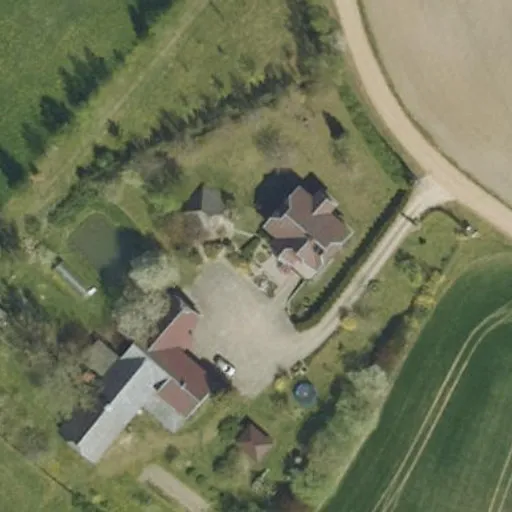 Vaizdas iš viršaus: Pienių g. 12, Kaušėnai