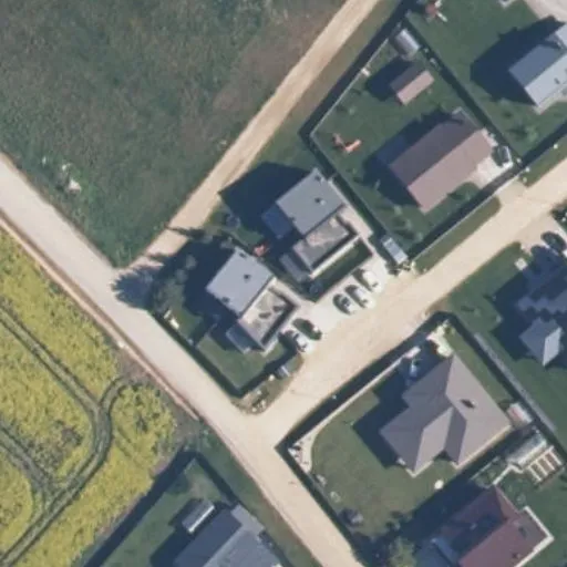 Vaizdas iš viršaus: Kmynų g. 1, Dainos