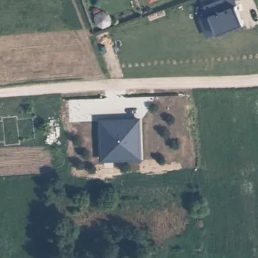 Vaizdas iš viršaus: Rugiagėlių g. 2, Mickūnai