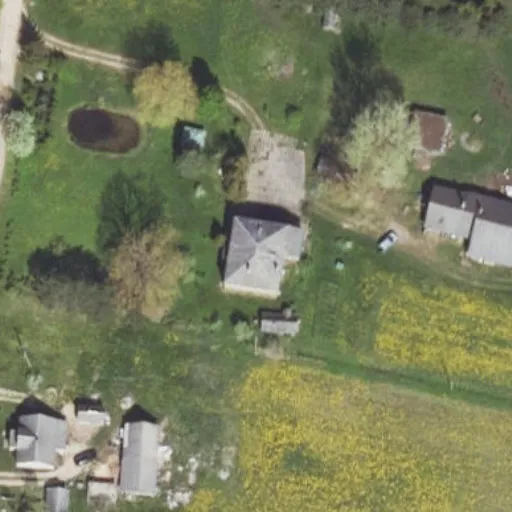Vaizdas iš viršaus: Ąžuolų g. 9, Augmėnai